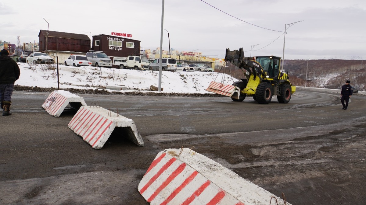 Участок дорожно-строительного объекта в районе ул. Ак. Королева в столице Камчатки перекрыт в связи с проводимыми работами